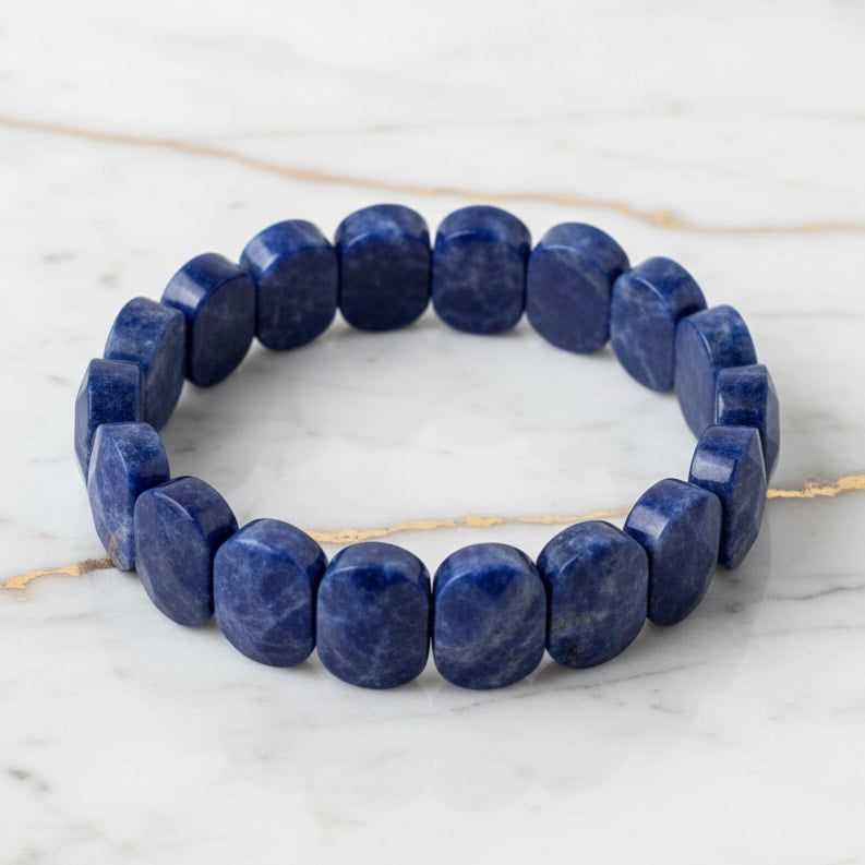 Sodalit Armband – Facettierte Klarheit