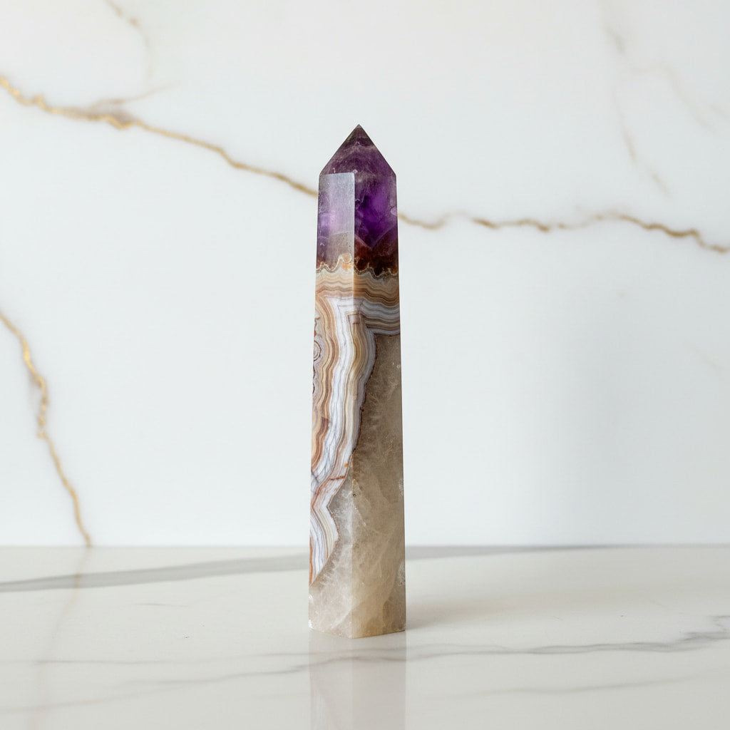 Amethyst Achat Obelisk - elegantes Highlight für Wohnräume