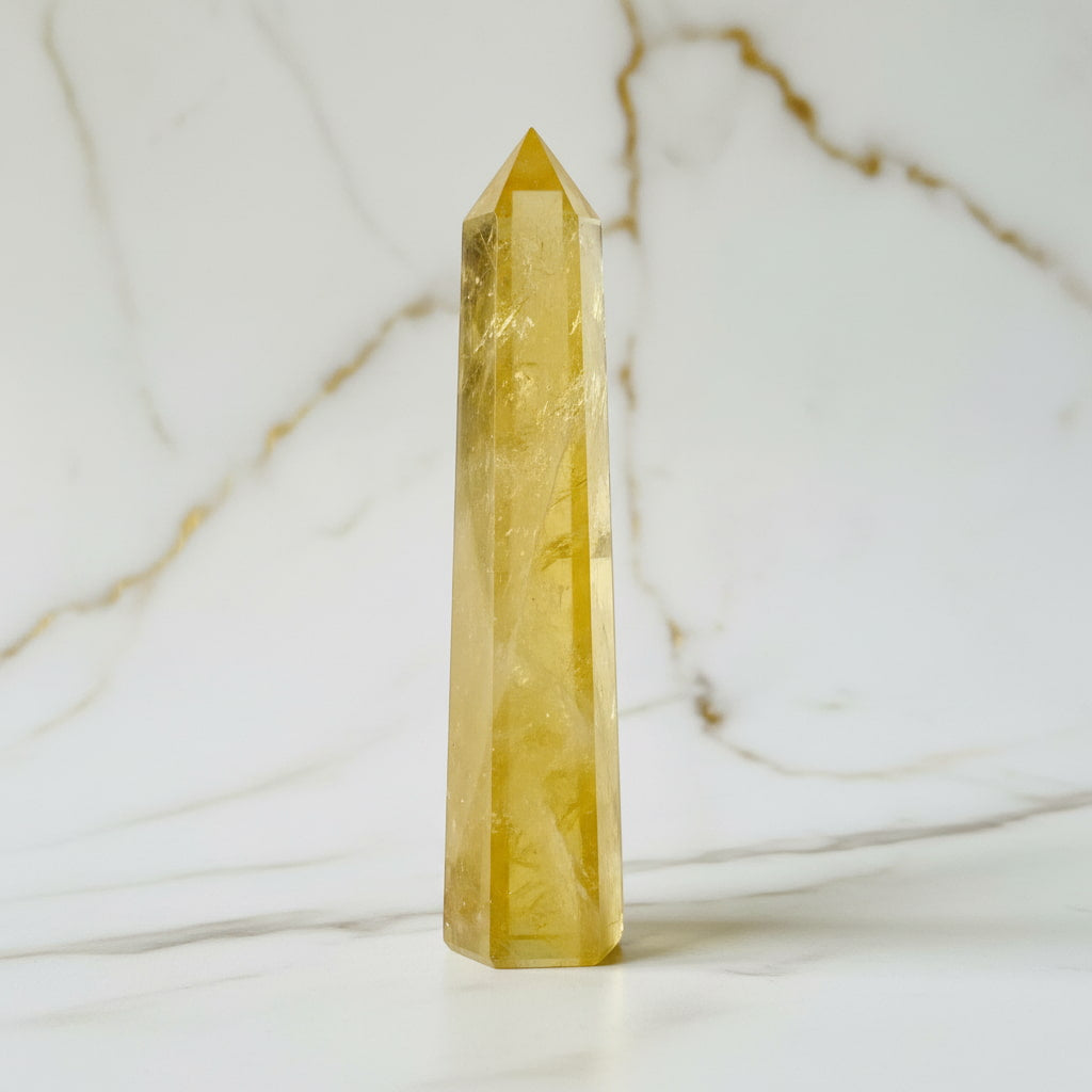 Citrin Obelisk – Dekoratives Highlight & Energie CrystalScents