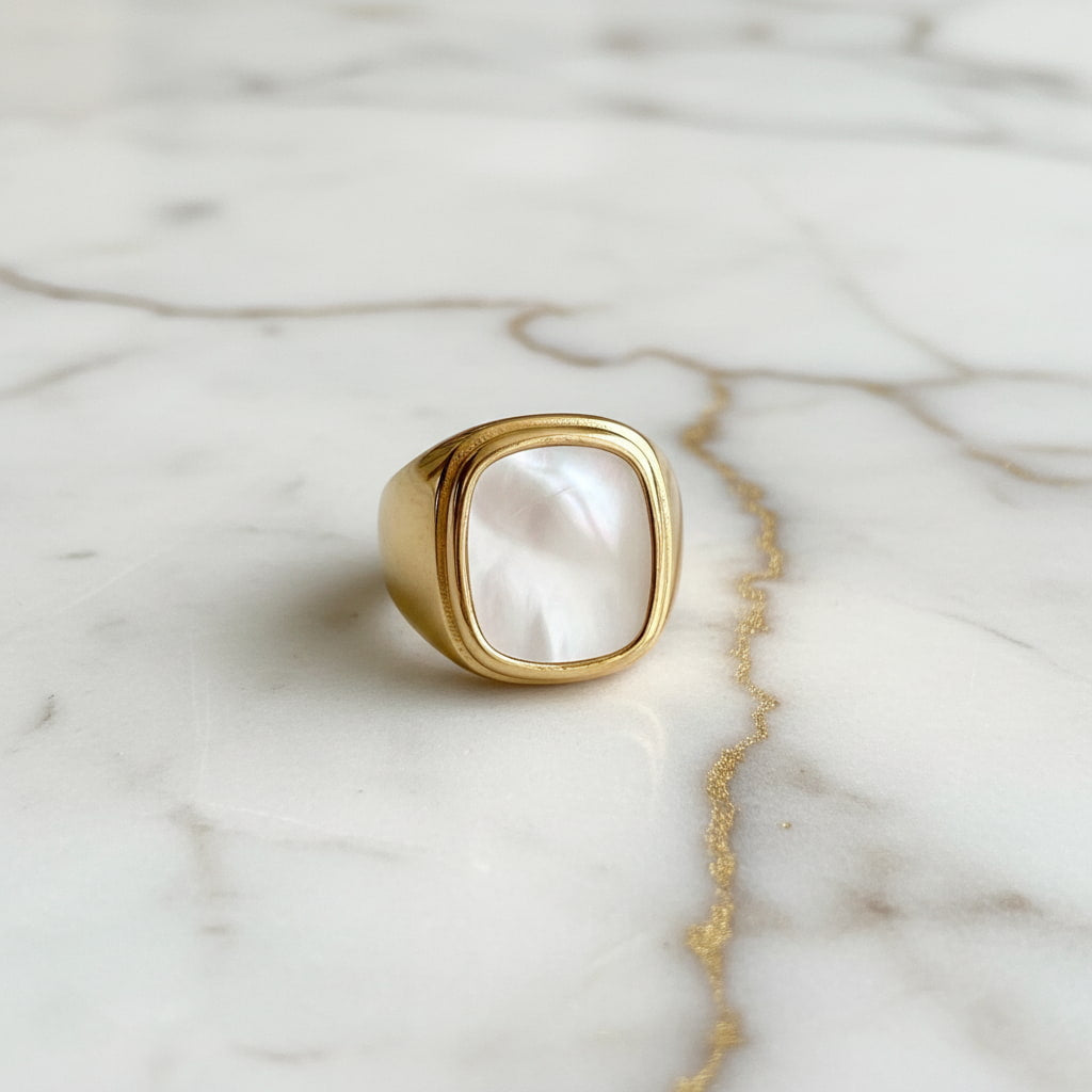 Ring mit Muschel-Detail – stilvolles Highlight für besondere Momente CrystalScents