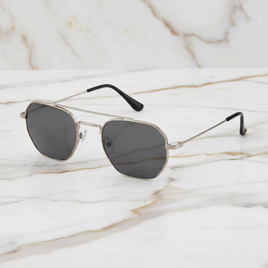 Sonnenbrille Silber – Eckige Brille mit mittlerem Steg CrystalScents