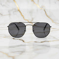 Sonnenbrille in Schwarz - Eckig CrystalScents