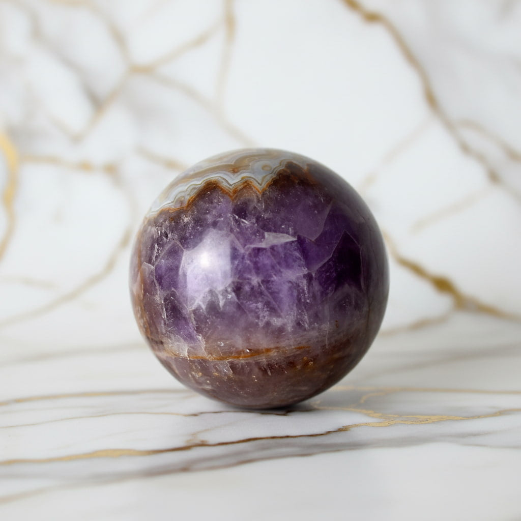 Amethyst Achat Kugel – Eleganter Wohn- & Meditationsbegleiter
