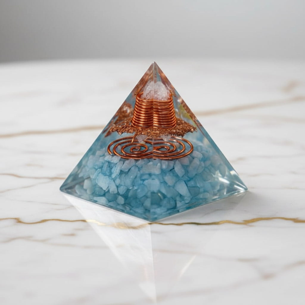 Orgonit Pyramide - Hellblau mit Doppelender CrystalScents