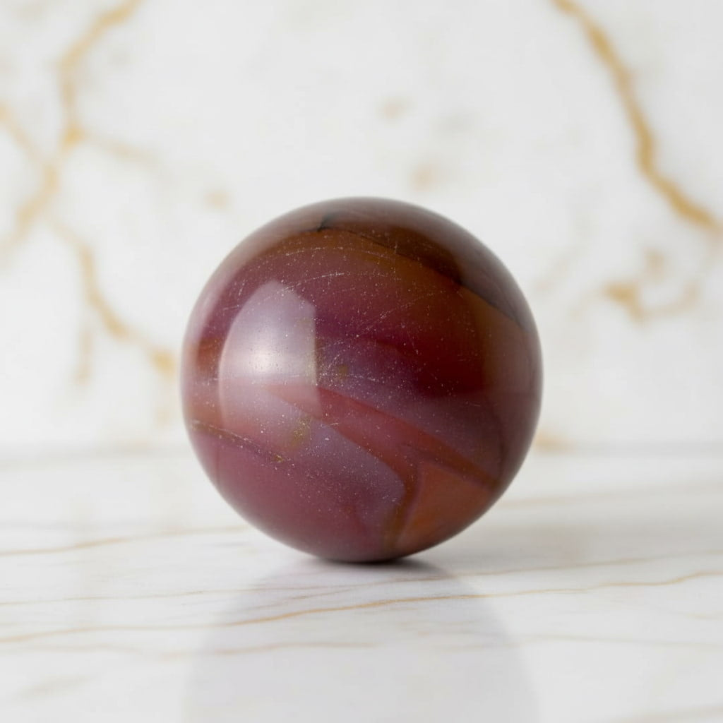 Achat Kugel – Glänzender Kristallakzent