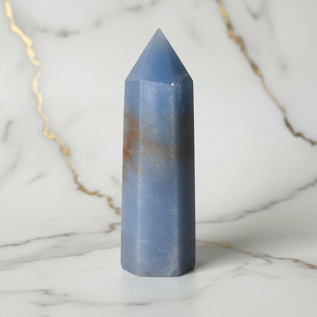 Angelit Obelisk – Himmelblauer Seelenstein Ruhe & Harmonie CrystalScents
