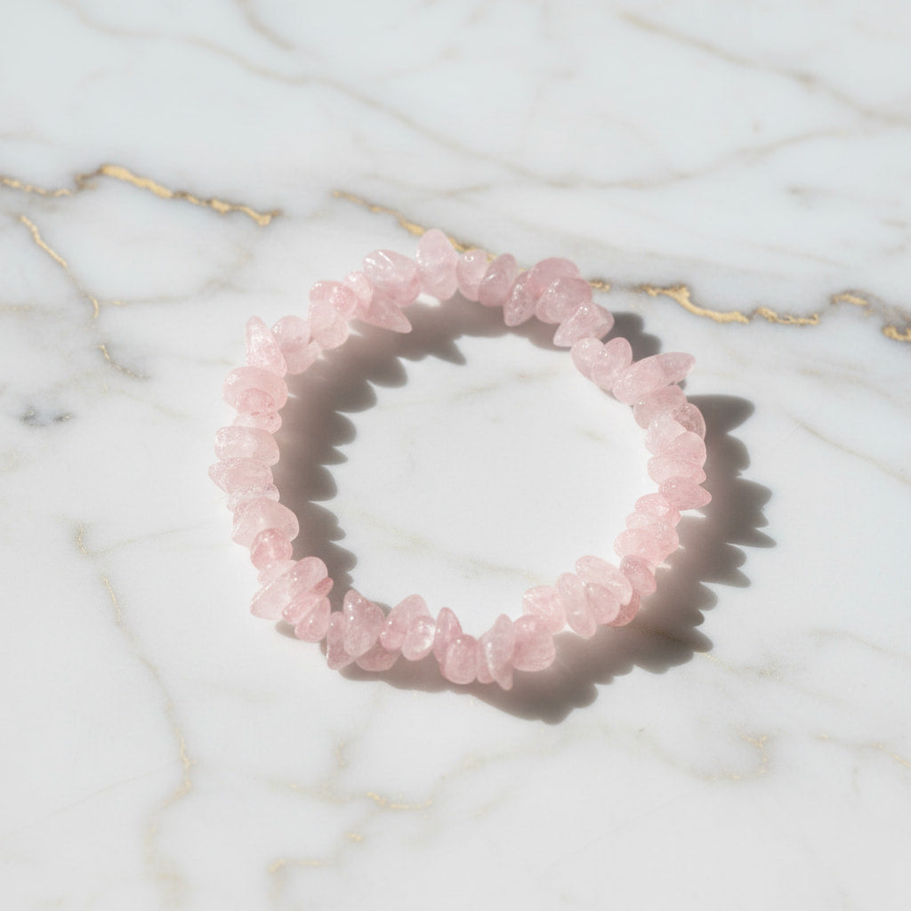 Rosenquarz Splitter Armband – Herzensfreude & Harmonie CrystalScents
