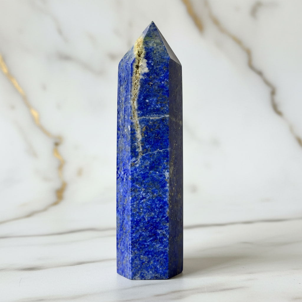 Lapislazuli Obelisk – Schimmernde Goldadern JETZT sichern CrystalScents