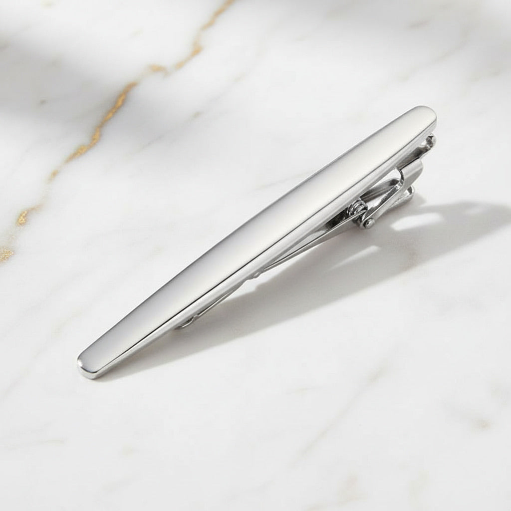 Krawattenklammer in geschwungenem Silber CrystalScents