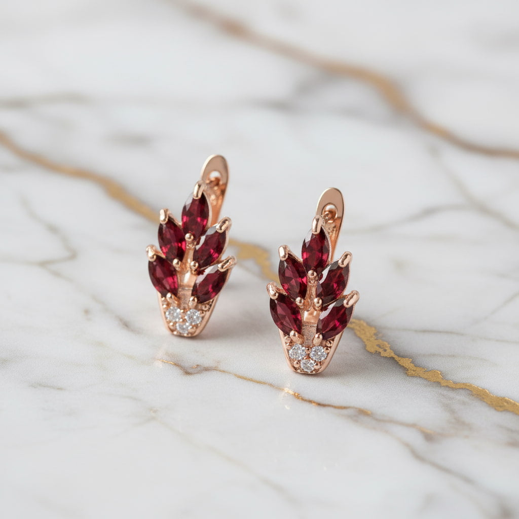 Kreolen Gold - Verspielte Ohrringe mit roten Blättern CrystalScents