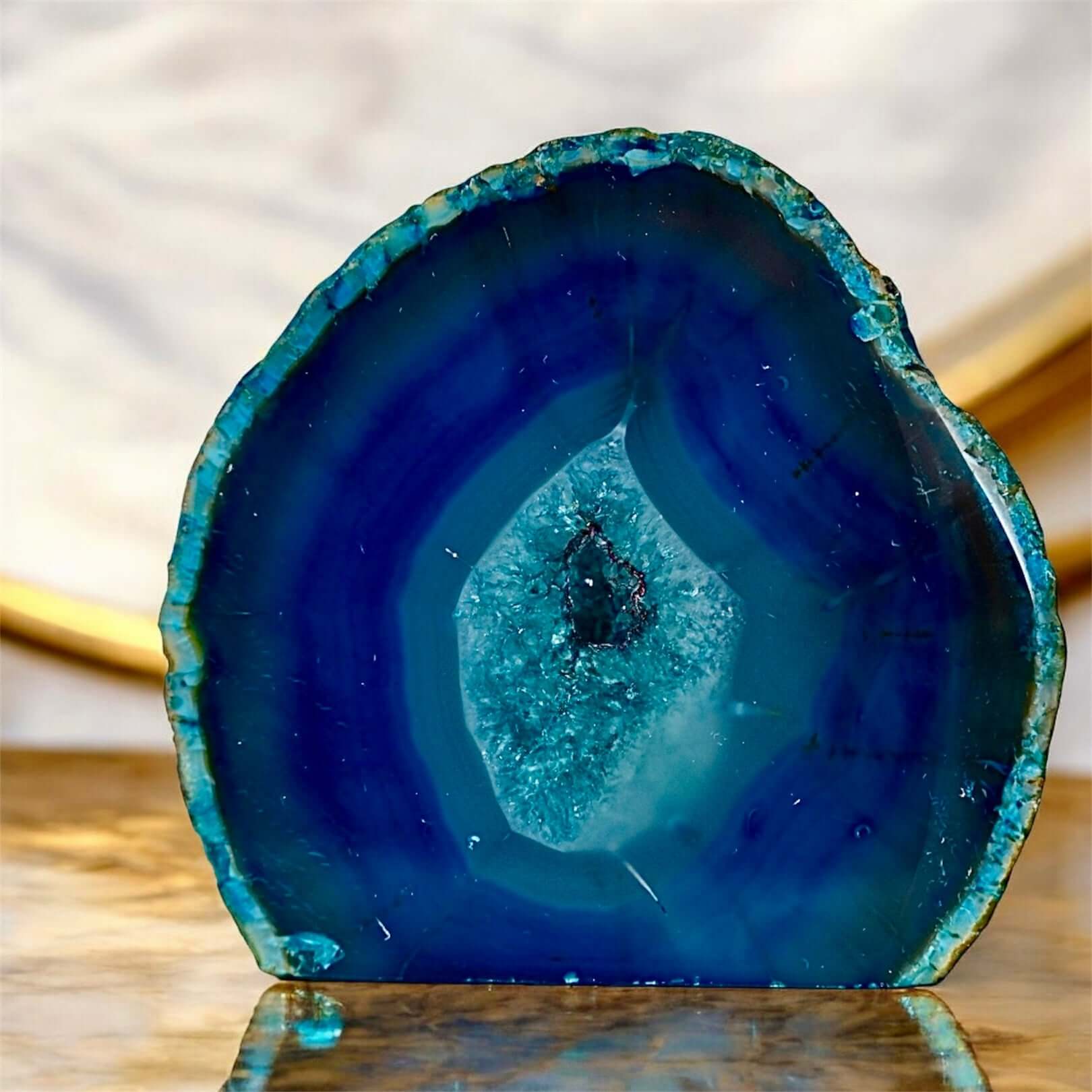 Blauer Achat – Dekoratives Kristallobjekt als Wohn- und Meditationsbegleiter