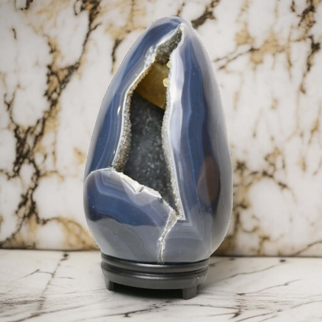 1 Gestreiftes Achat Ei mit glitzernder Druse