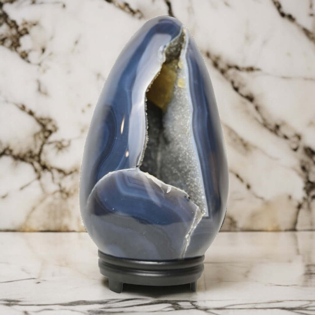 1 Gestreiftes Achat Ei mit glitzernder Druse