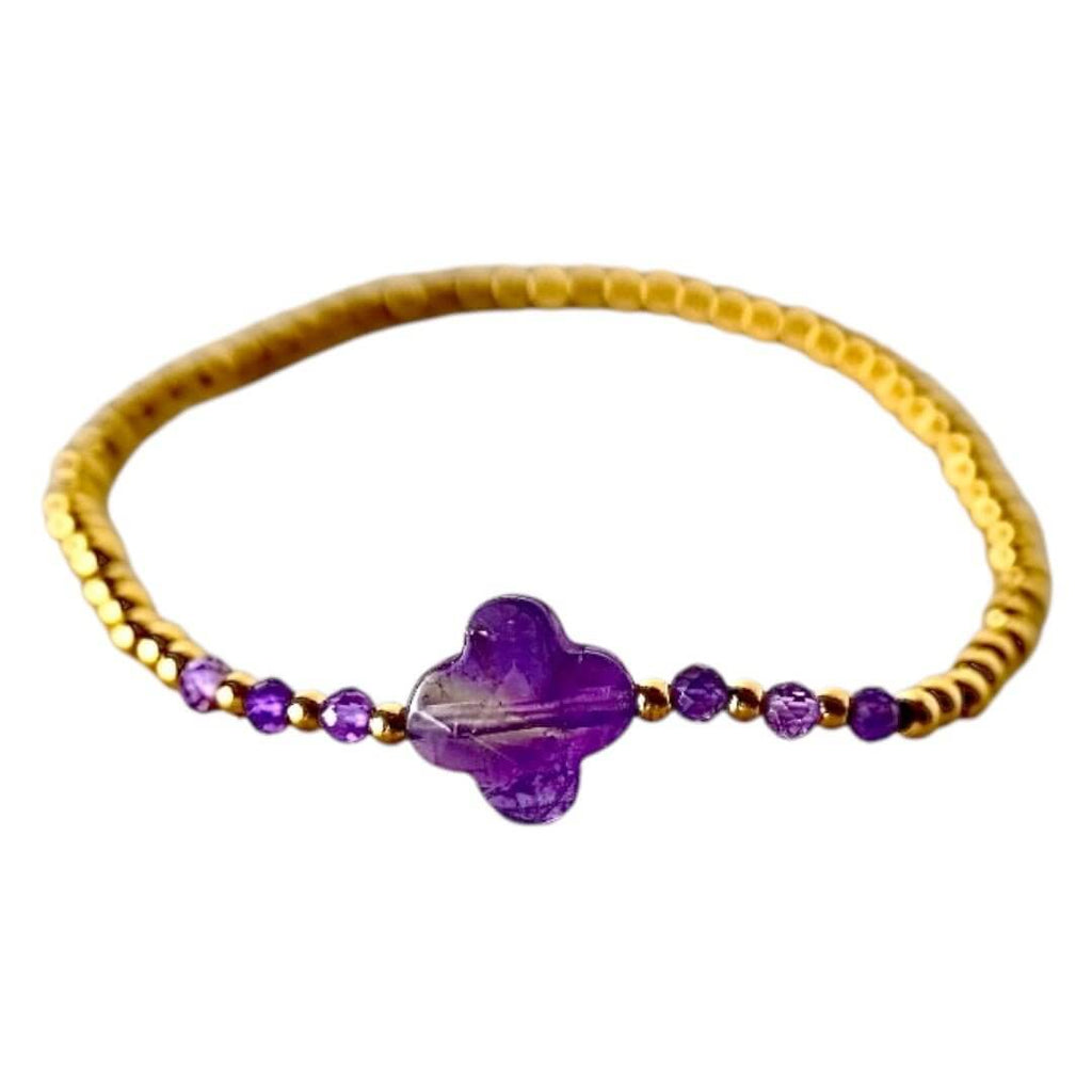 Goldenes Armband mit Amethyst-Blüte – Zartes Schmuckstück für Harmonie & Ausstrahlung