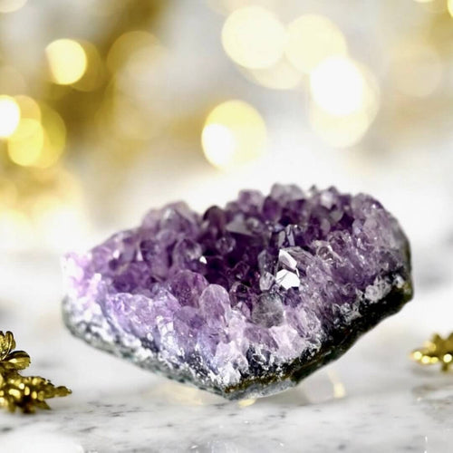 Amethyst Cluster – Kraftvolles Kristallstück in edlem Violett