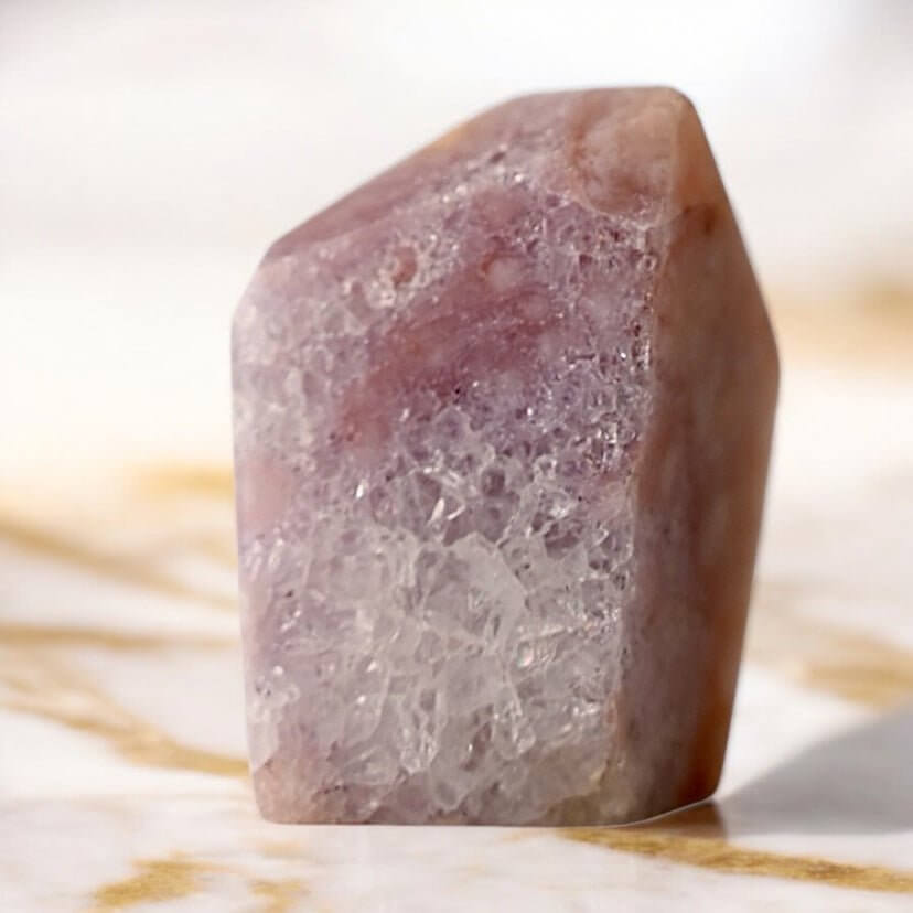Rosa Amethyst Freiform – Stilvolles Edelsteinhighlight für positive Energie