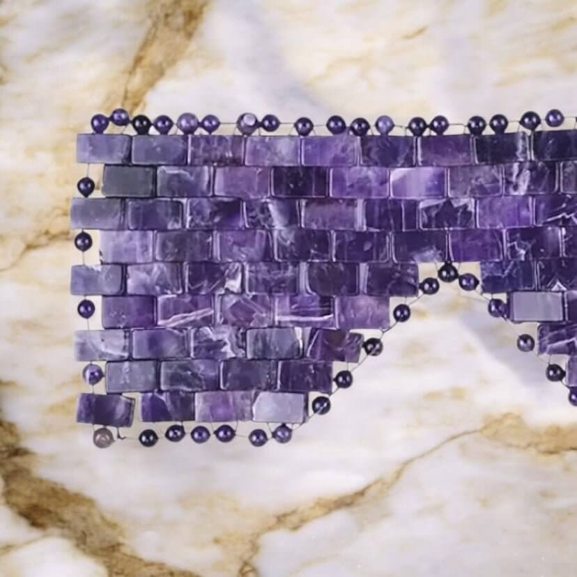 Amethyst Gesichtsmaske – Wohltuende Kristallmaske für strahlende Haut