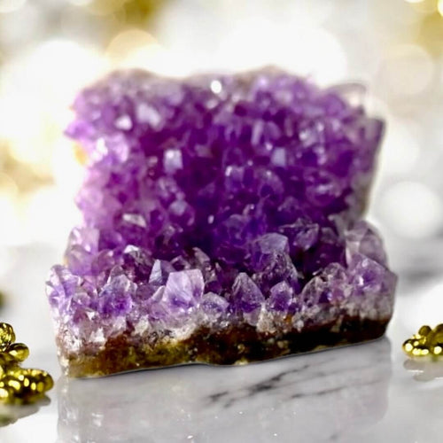 Amethyst Cluster – Glanzvolles Edelsteinobjekt für Balance & Inspiration
