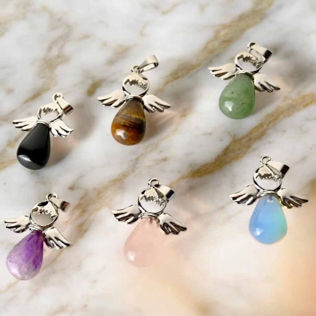 Schwarze Halskette mit Amethyst Engel - Dein Edelstein-Begleiter