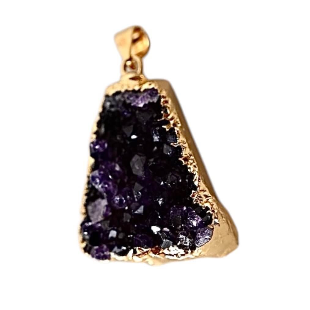 Halskette mit Cluster-Anhänger – Magisches Kristalljuwel für Gelassenheit und positive Energie