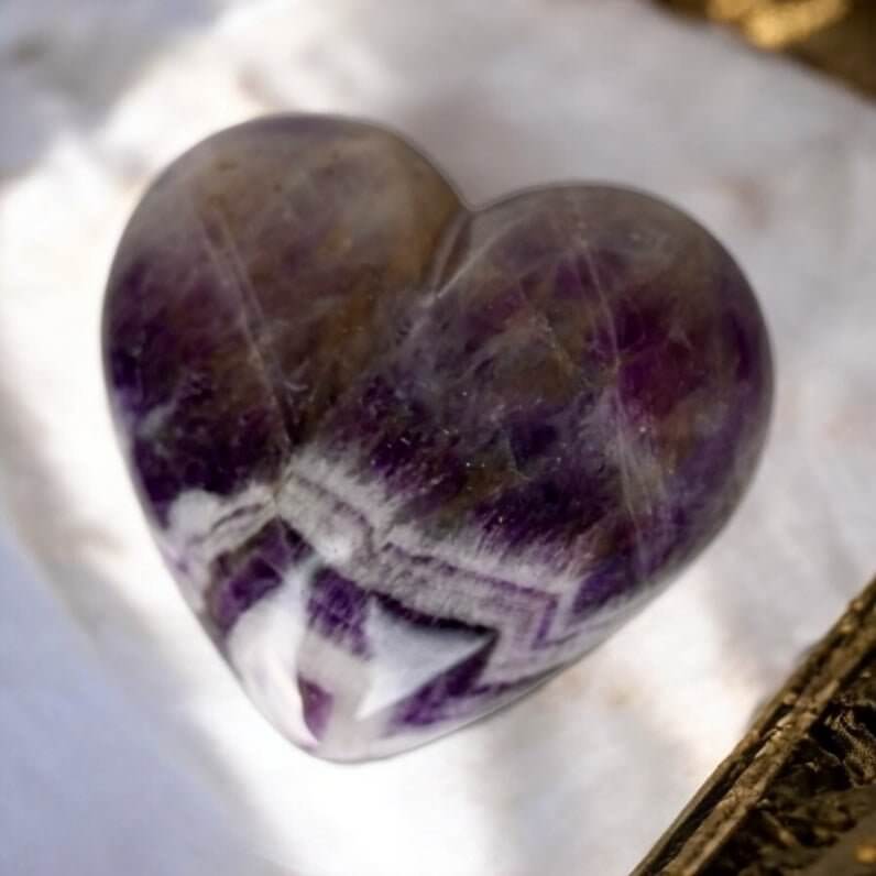 Amethyst Herz – Kristallherz für Ruhe, Balance & positive Energie