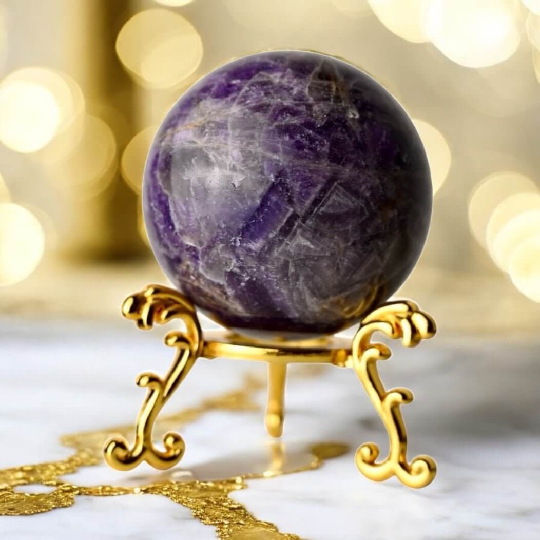 Amethyst Kugel – Natürliches Kristallobjekt für positive Energie