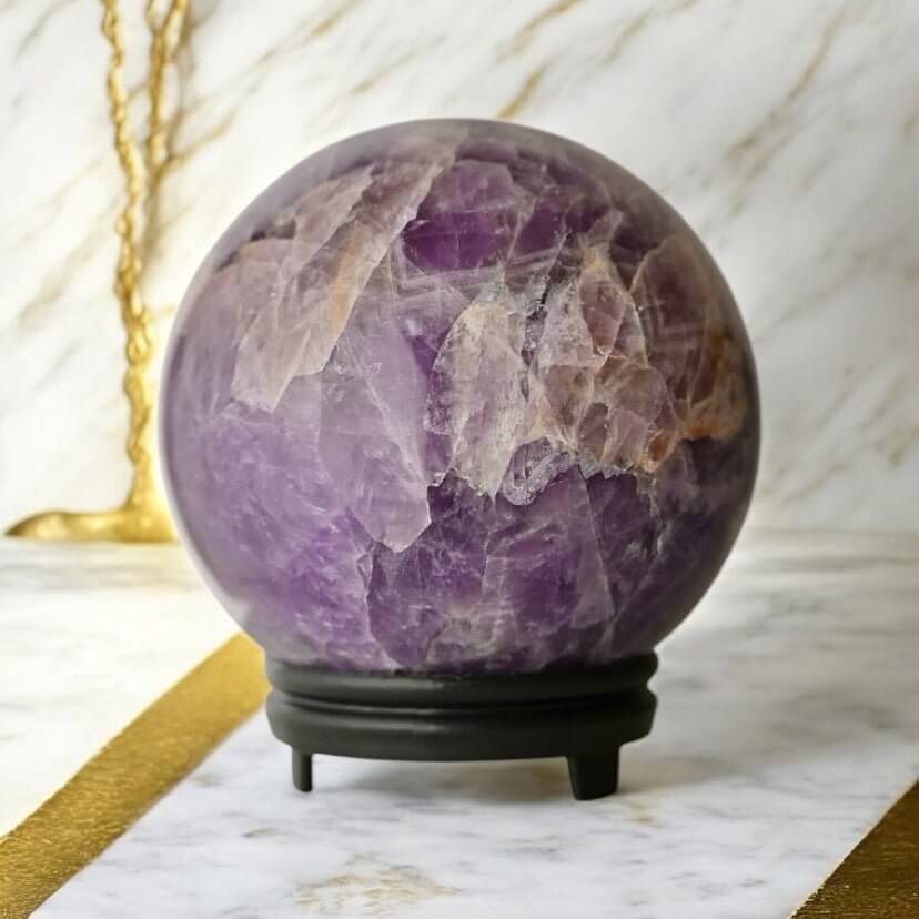 Große Amethyst Kugel – Magisches Naturjuwel für stilvolle Dekoration und innere Ruhe