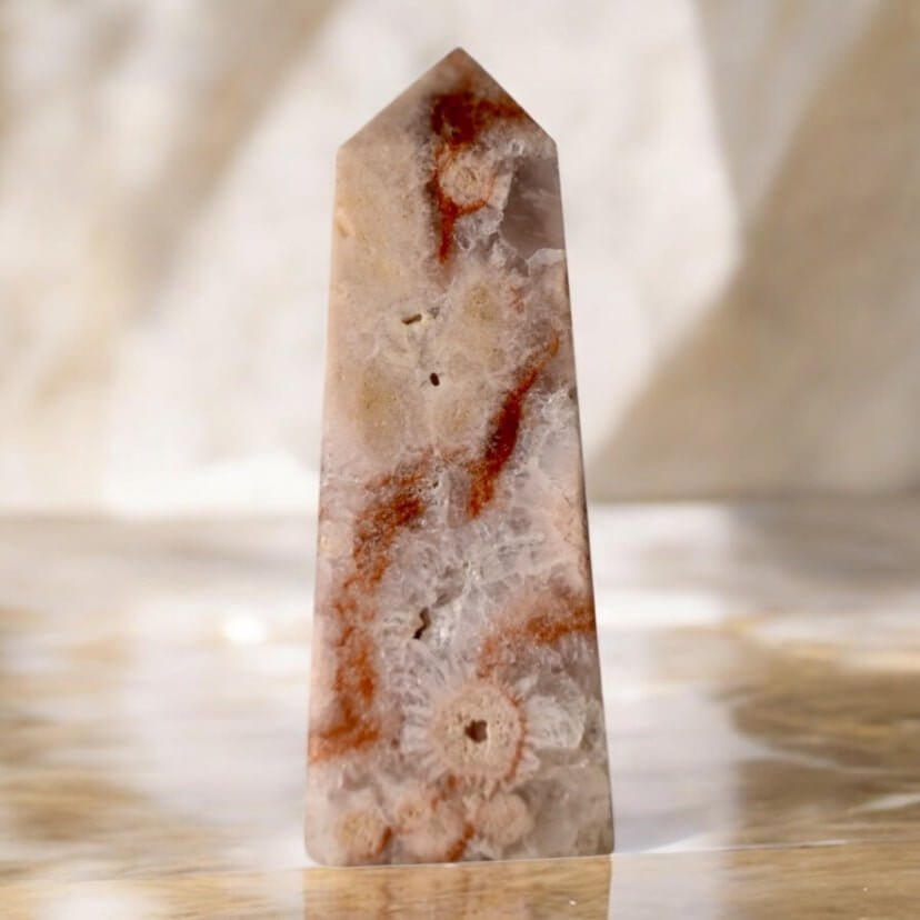 Rosa Amethyst Obelisk - funkelnde Schönheit für Zuhause