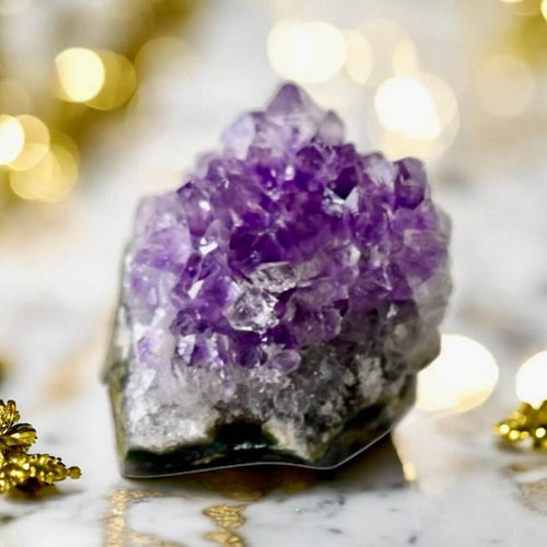 Amethyst Cluster – Tiefviolettes Kristalljuwel mit natürlicher Ausstrahlung