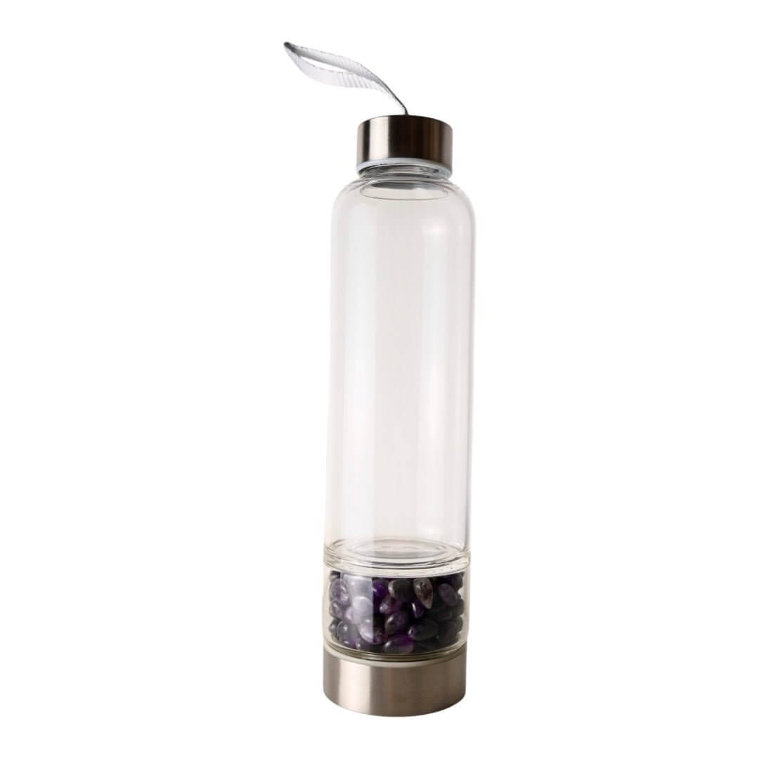 Silberne Trinkflasche mit Amethyst-Trommelsteinen - deine Natur immer dabei