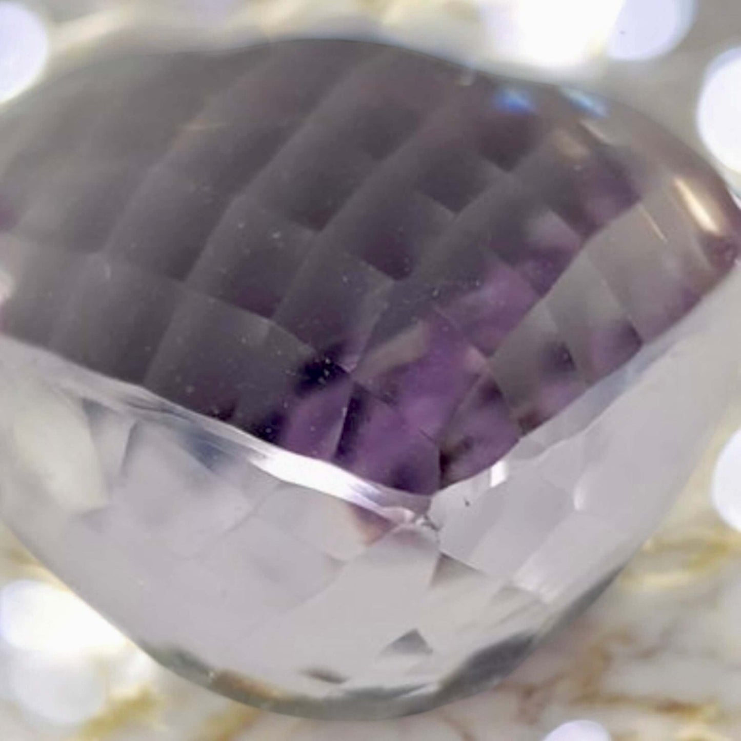 Zertifizierter Amethyst – Stilvolles Kristalljuwel mit makelloser Eleganz