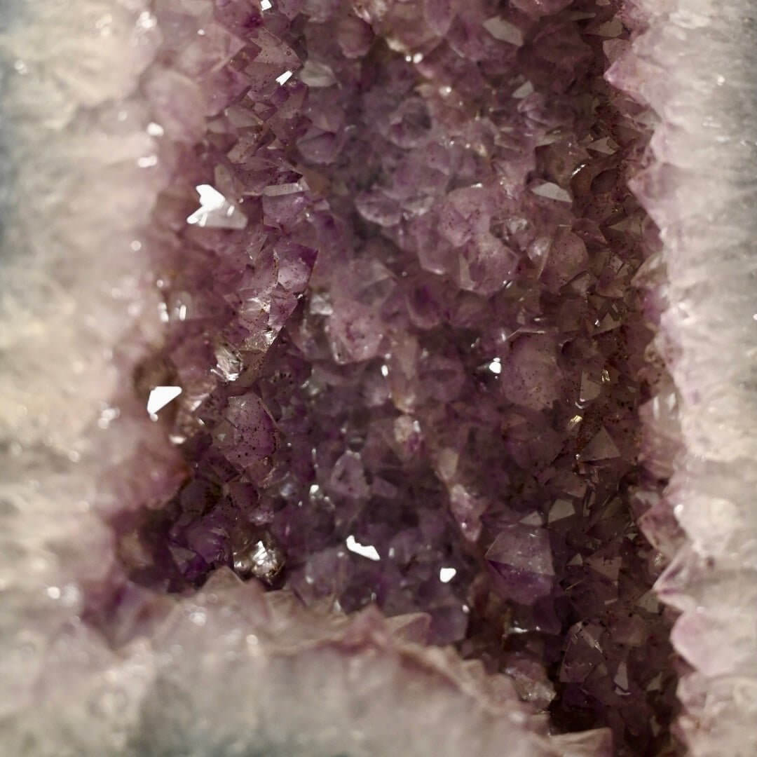 Sehr große Amethystdruse – Funkelndes Naturjuwel CrystalScents