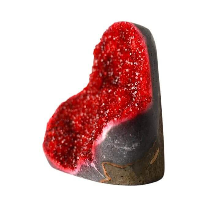 Rote Amethystdruse – Glitzernde Kristalle als dekoratives Zentrum