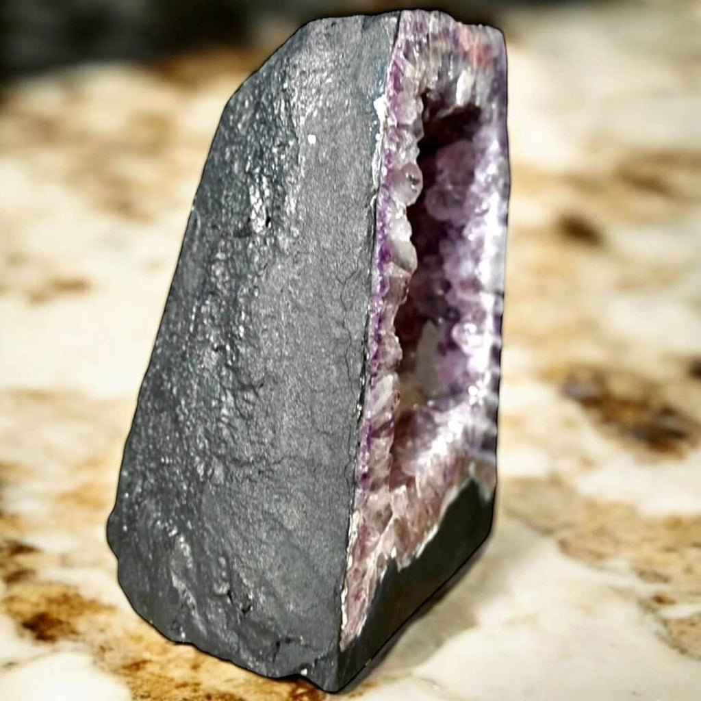 Majestätische Amethystdruse – Strahlendes Naturwunder für Wohnräume