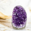 Glitzernde Amethystdruse – Tiefe violette Kristalle