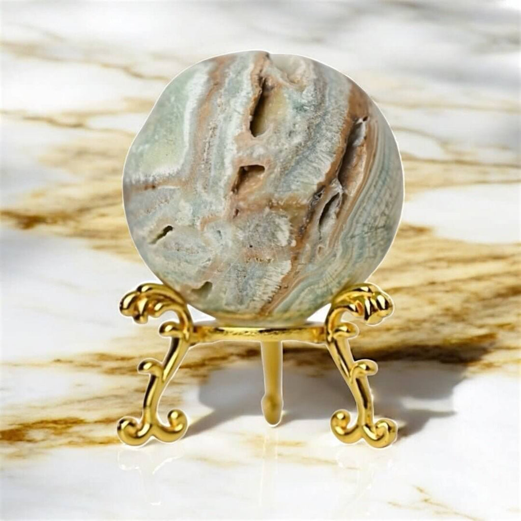 Glänzende Aragonit Kugel in Blau – Dekorative Energiestein