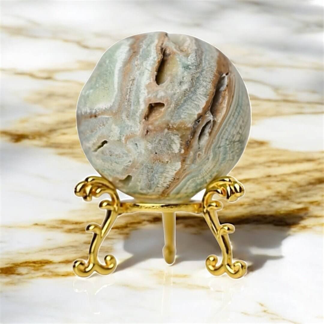 Glänzende Aragonit Kugel in Blau – Dekorative Energiestein