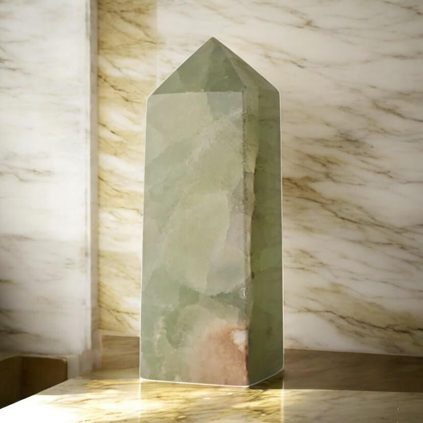 Calcit Obelisk – Hellgrüner Kristall