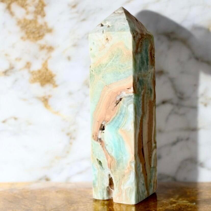 Naturblauer Aragonit Obelisk – fördert innere Ruhe und Ausgleich