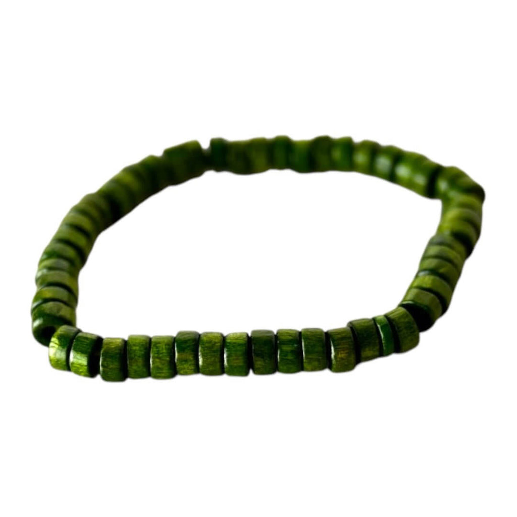 Elastisches Armband mit grünen Holzscheiben