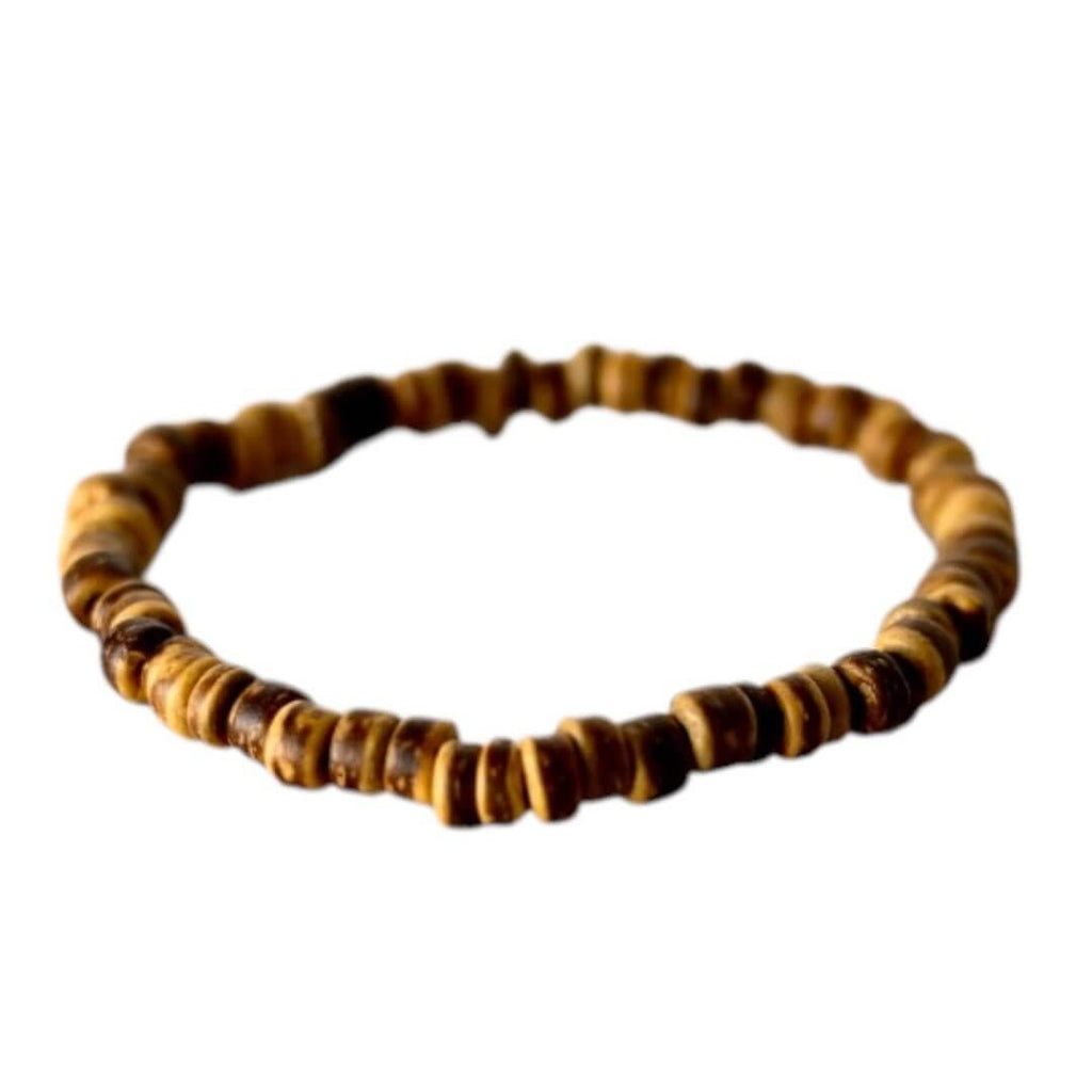 Elastisches Armband mit hellen Holzscheiben