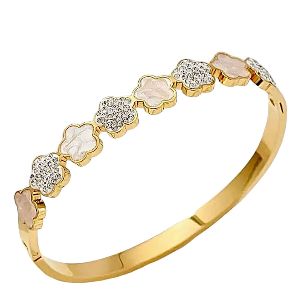 Strahlendes Goldarmband mit glitzernden Blütenmotiven – stilvoll und edel