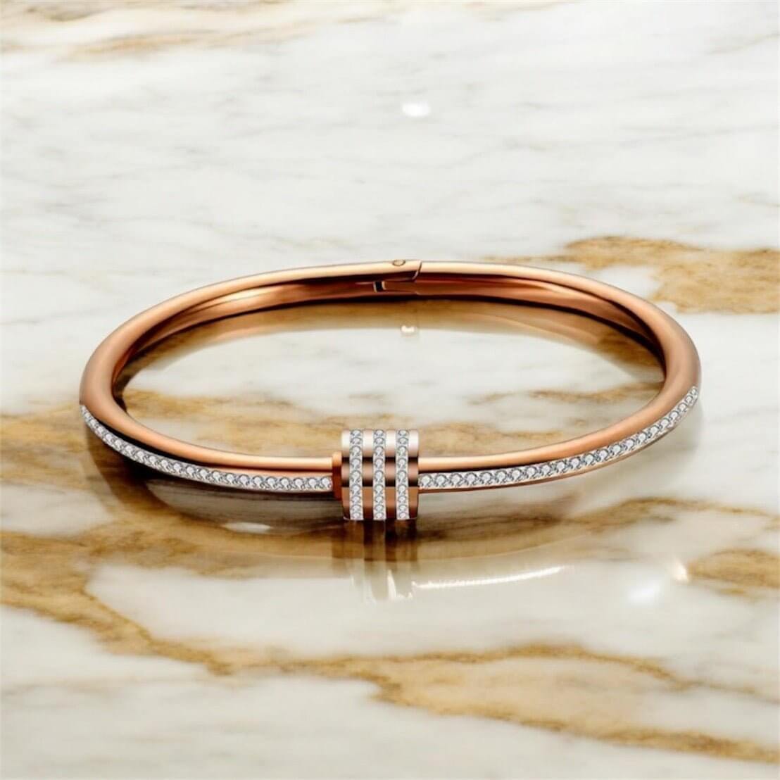 Eleganter Armreif in Roségold – Zeitloses Schmuckstück für jeden Anlass