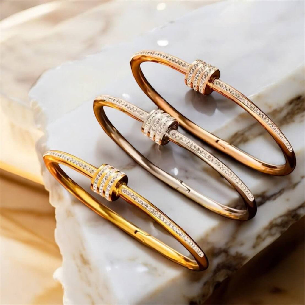 Eleganter Armreif in Roségold – Zeitloses Schmuckstück für jeden Anlass
