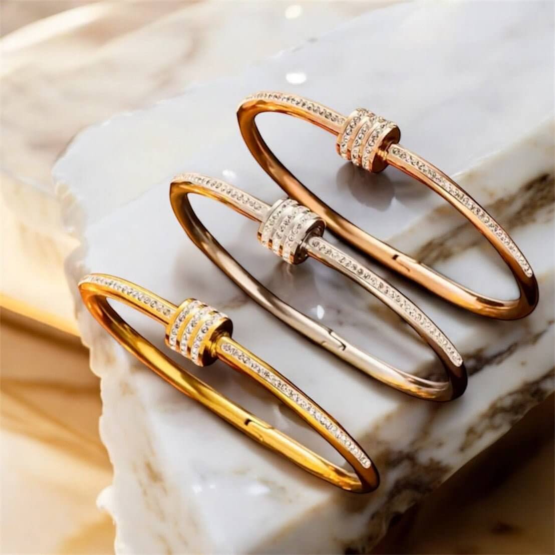 Eleganter Armreif in Roségold – Zeitloses Schmuckstück für jeden Anlass