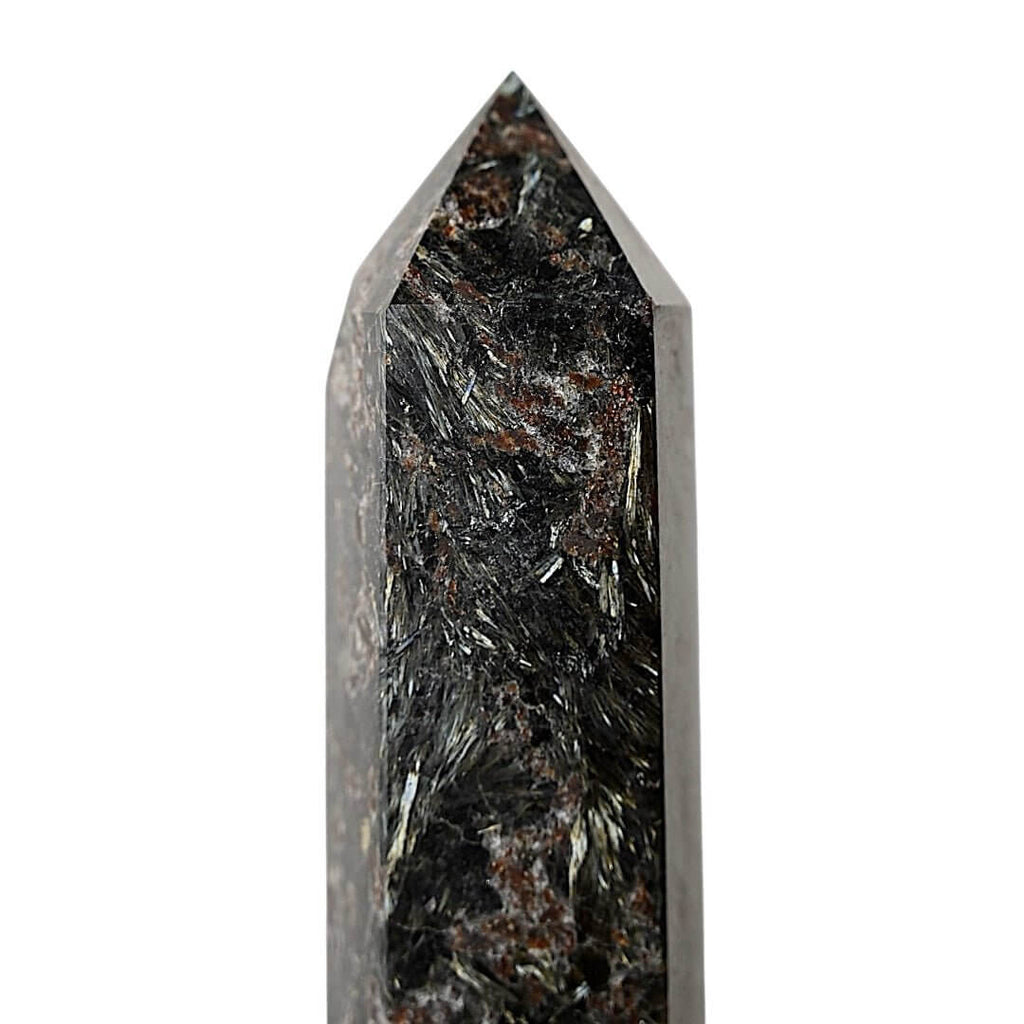 Astrophyllit-Granat Obelisk – imposantes Naturjuwel mit markanter Struktur