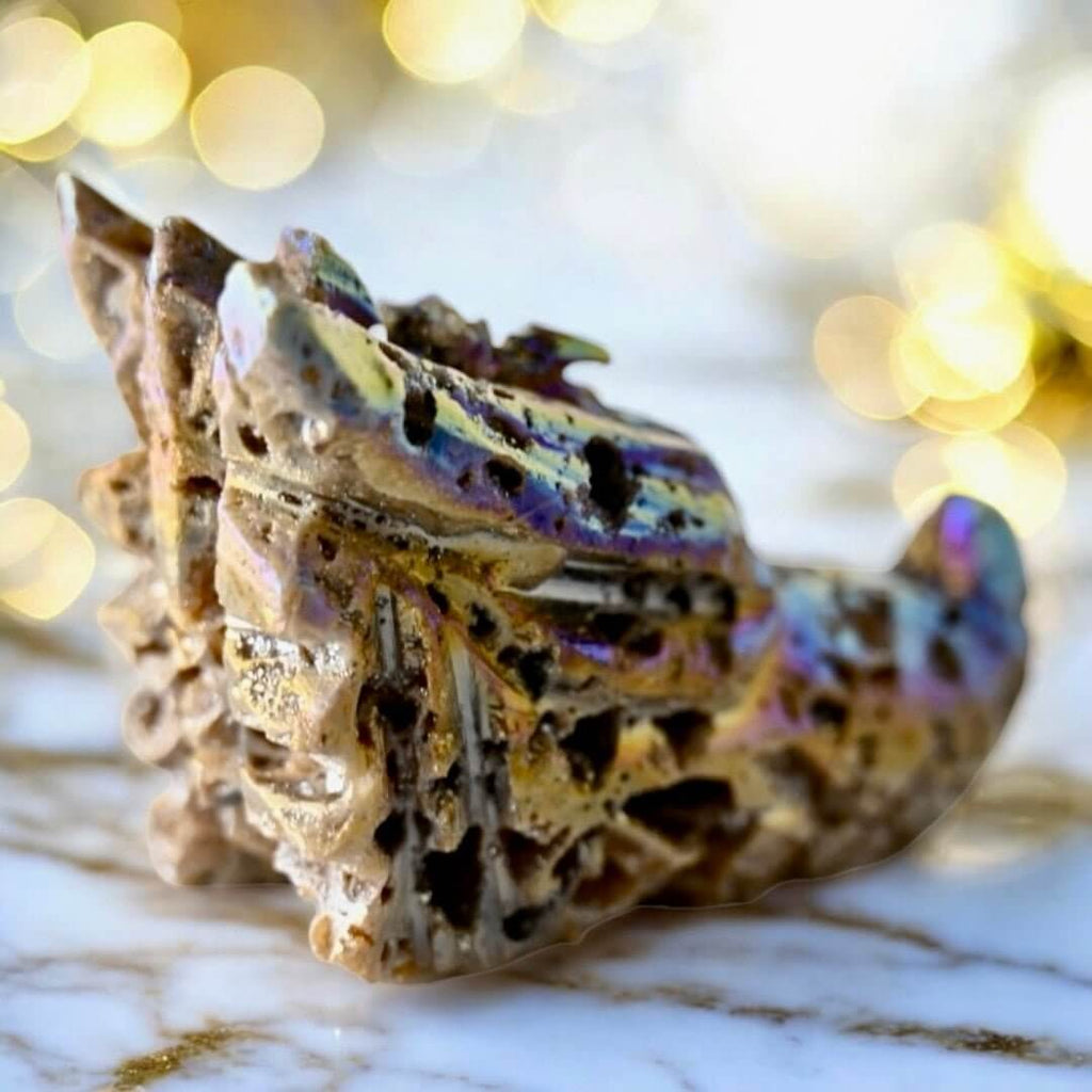 Aura Sphalerit Drachenkopf – Schillerndes Kristallobjekt in lebendigen Farben für Sammler und dekorative Highlights