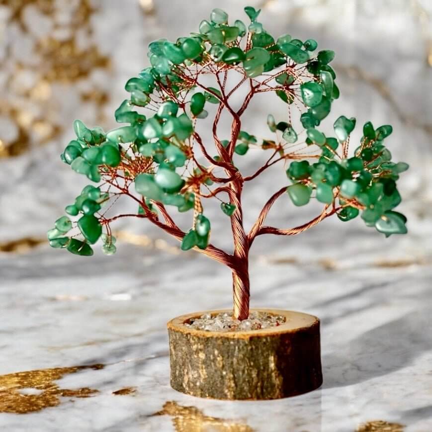 Aventurin Baum – Ausdrucksstarkes Naturjuwel auf edlem Holzsockel