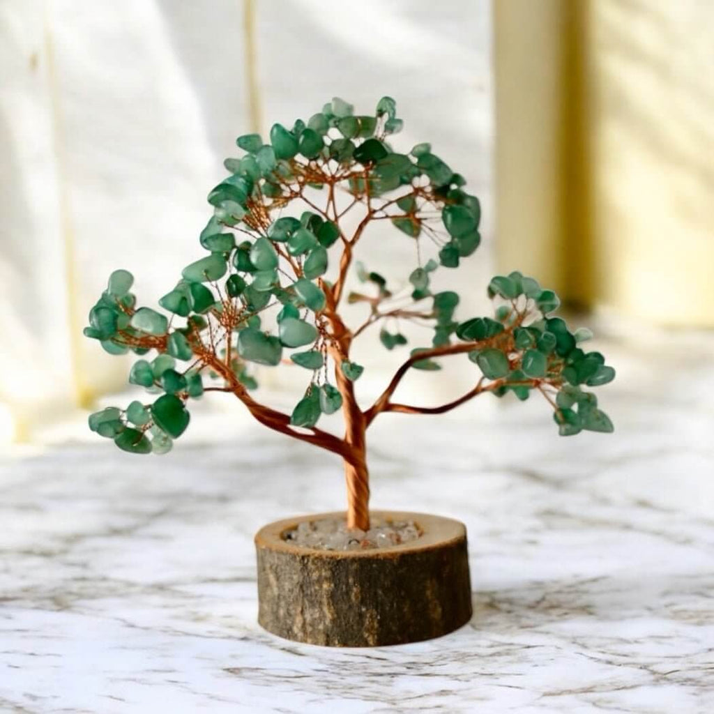 Aventurin Baum – Ausdrucksstarkes Naturjuwel auf edlem Holzsockel