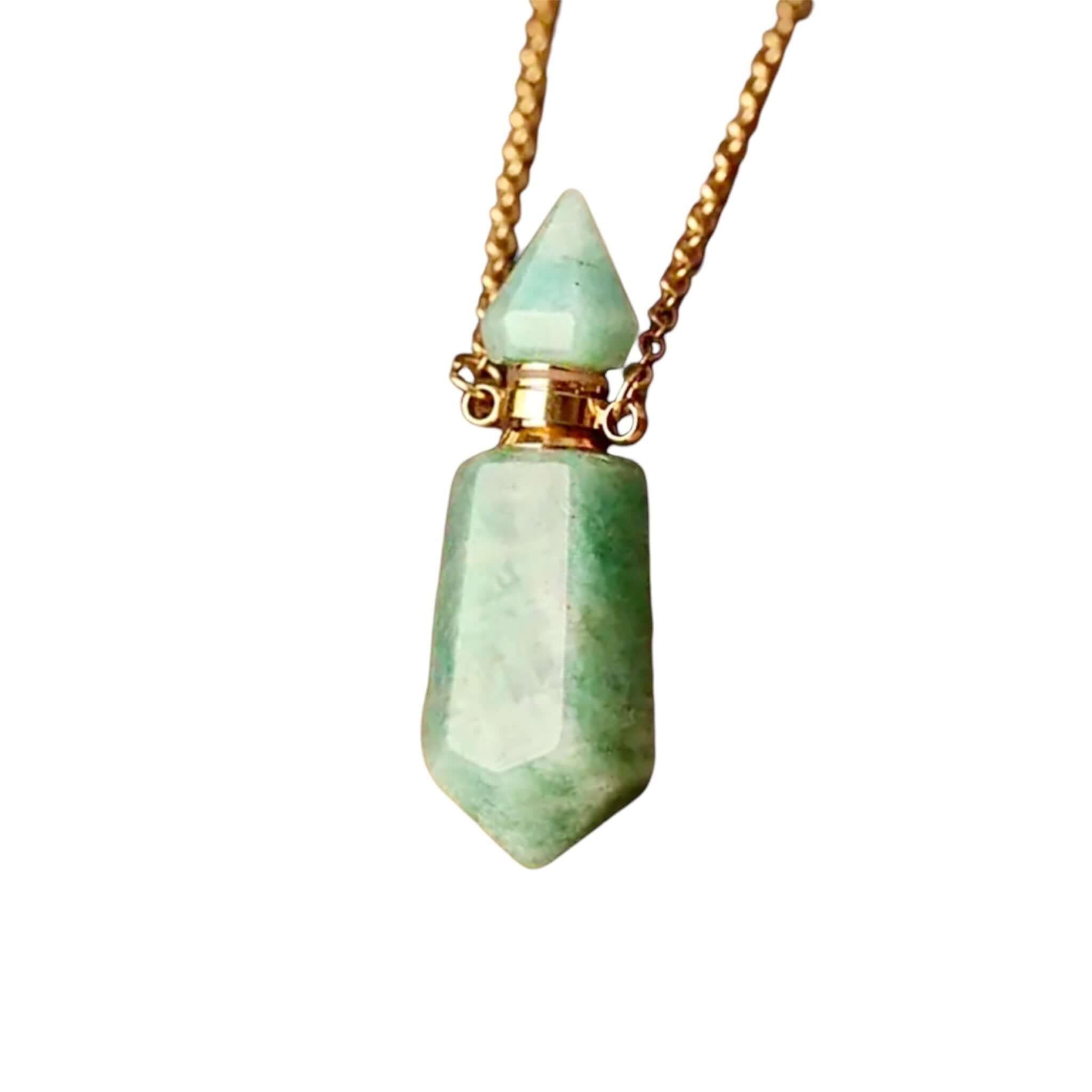 Goldene Halskette mit Parfümfläschchen aus Aventurin